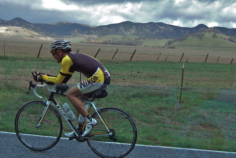 Takanobu Seimiya climbs up into Bitterwater Valley.