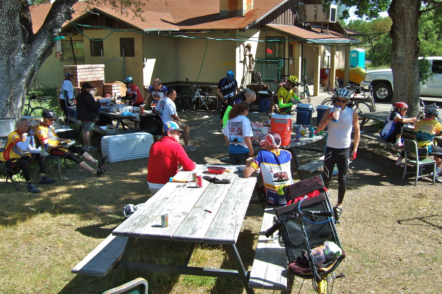 The second-half crowd at the DMD lunch stop