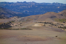The Three Chimneys (9882ft) can be seen in the distance.