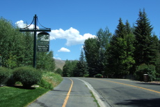 Entering Sun Valley on Saddle Rd.