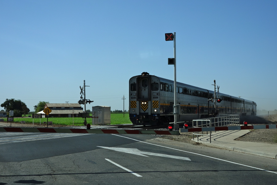 Here comes the San Joaquin Express heading to Bakersfield through Escalon