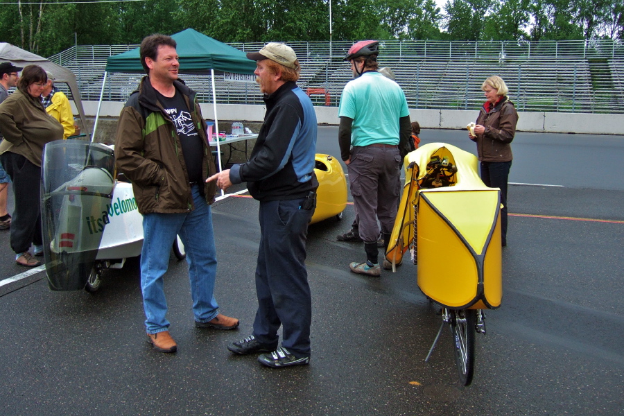 Tom Breedlove and Bill Bates discuss the energy limit conflict in the rules for the eCat1 race.