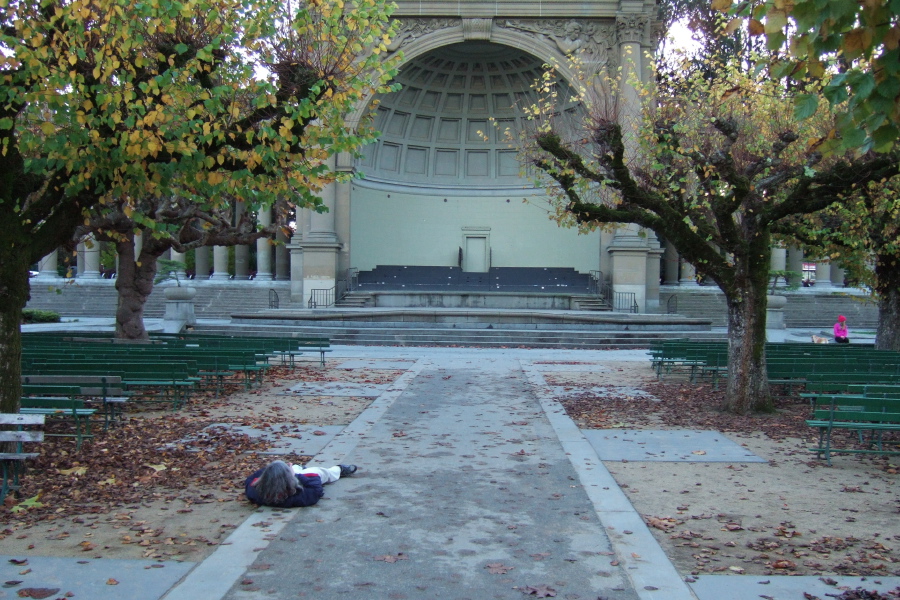 Lisa and the bandstand dome.