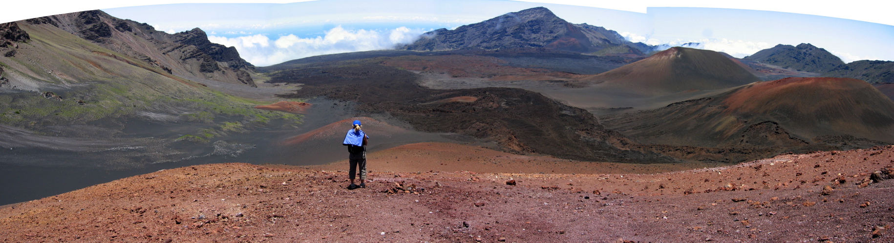 Panorama looking southeast from Ka Lu'u o ka 'O'o.