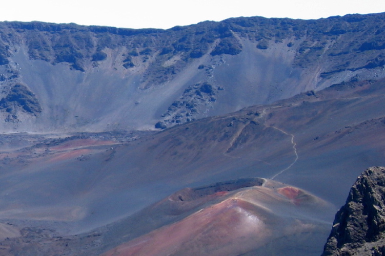 The trail to Ka Lu'u o ka 'O'o from Kalahaku Overlook (9324ft).