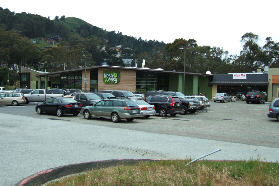 Fresh and Easy market in Pacifica