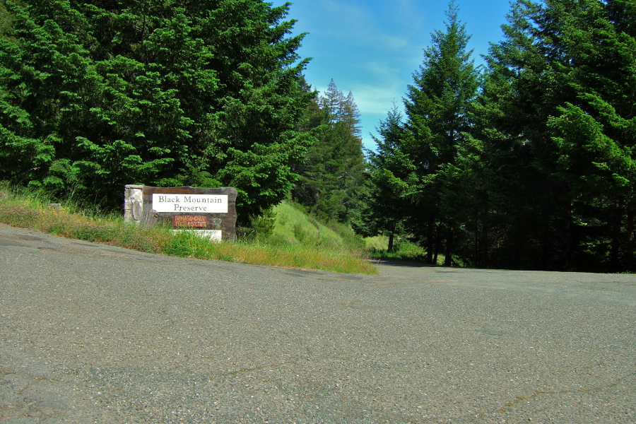 Passing the entrance of Black Mountain Preserve near the top of Brain Ridge.