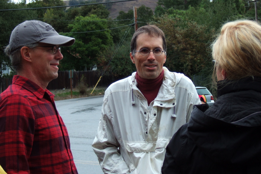 Kevin Winterfield, Bill, and Lisa Penzel catch up.