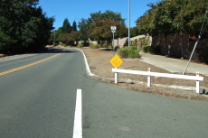 Foothill Blvd. Pleasanton: nice, wide bike lane ends inconveniently.