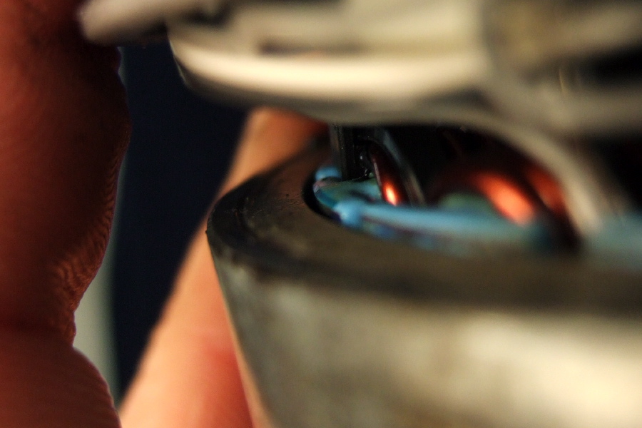 Gap between rotor magnet (left) and stator tooth (right)