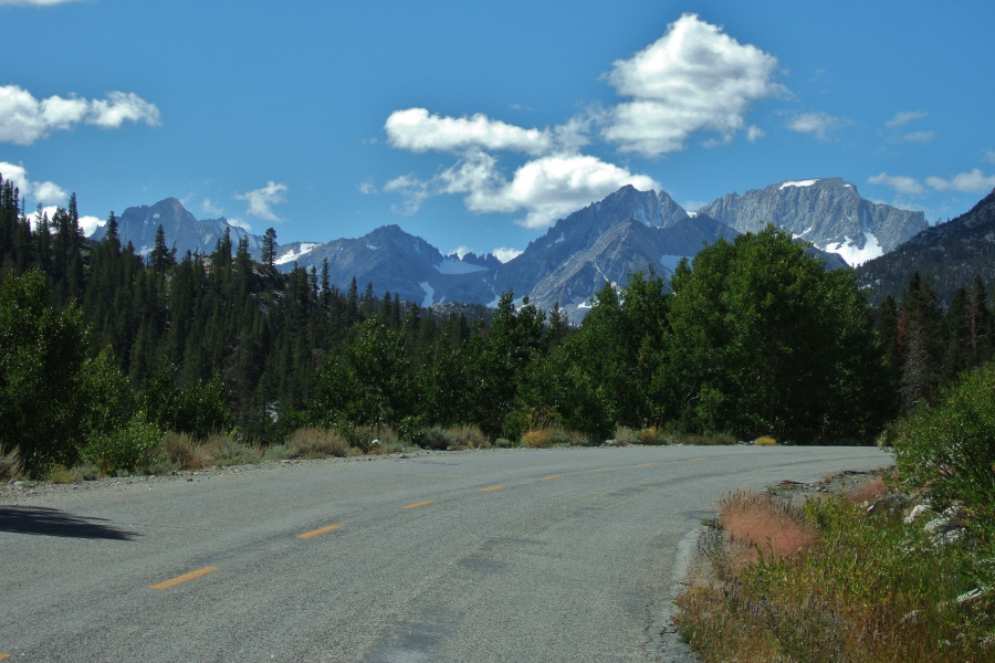 (l to r): Bear Creek Spire (13720ft), Pipsqueak Spire (13268ft), Mt. Dade (13600ft), and Mt. Abbott (13715ft) from the road