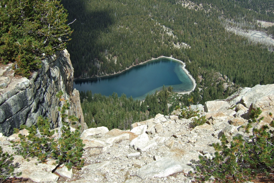 View down to McCloud Lake from Mammoth Crest