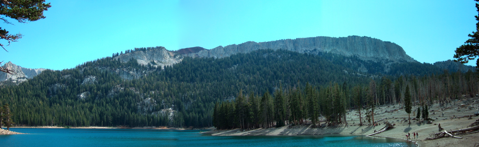 Clear skies over the northern part of Mammoth Crest