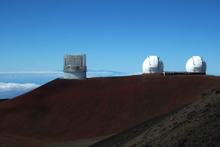 Subaru (left) and Keck Observatories