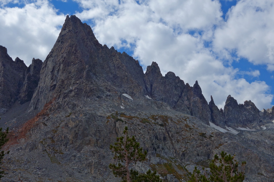 Clyde Minaret stands above the rest.