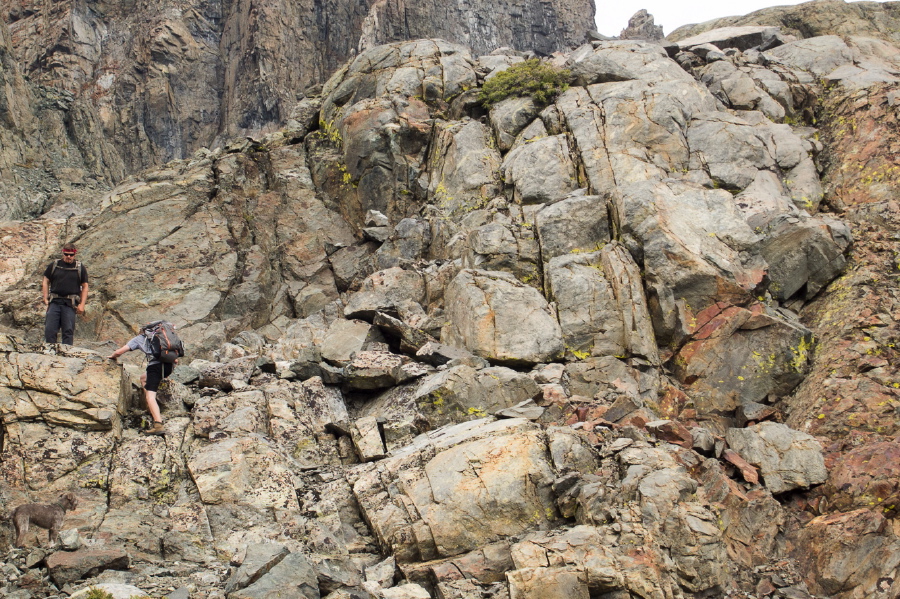 Other hikers at Cecile Lake traversed along Volcanic Ridge before descending to Minaret Lake.