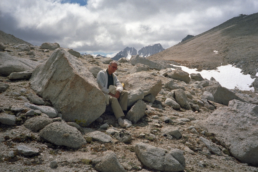 David rests and east lunch.