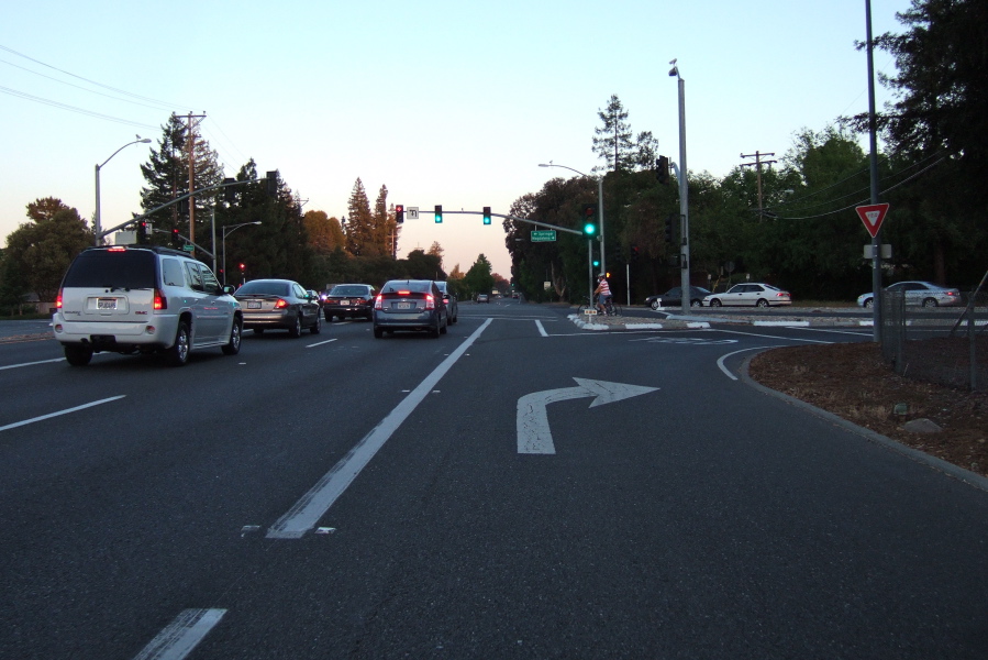 Foothill Expressway and Magdalena Road
