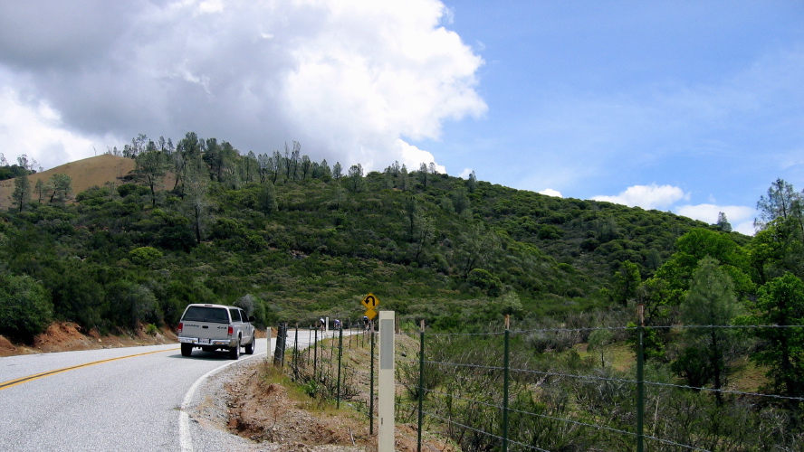 Approaching Blackbird Summit (2780 ft) north of The Junction.