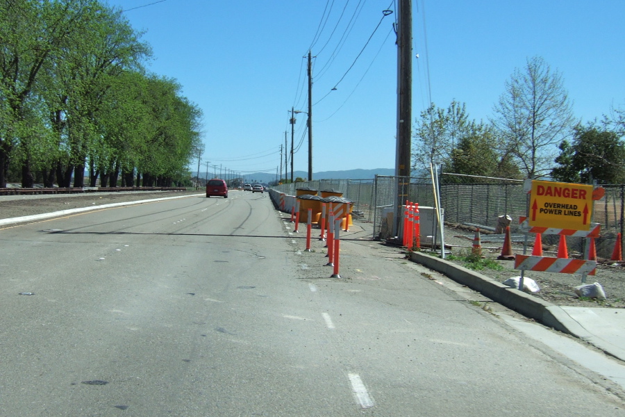 No shoulder on Stanley Blvd.