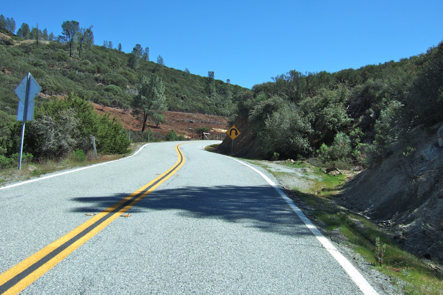 Nearing the southernmost summit on Mines Rd.