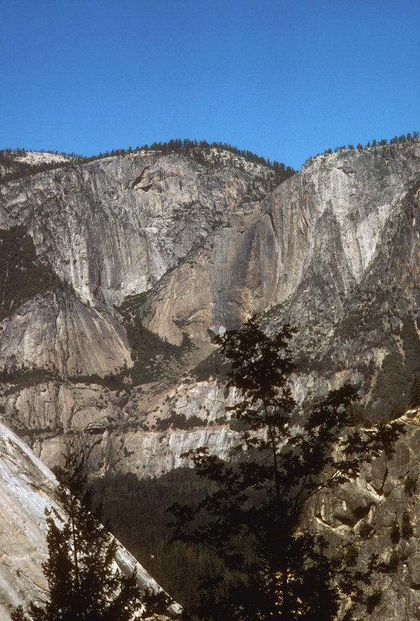 Dry Yosemite Fall from John Muir Trail