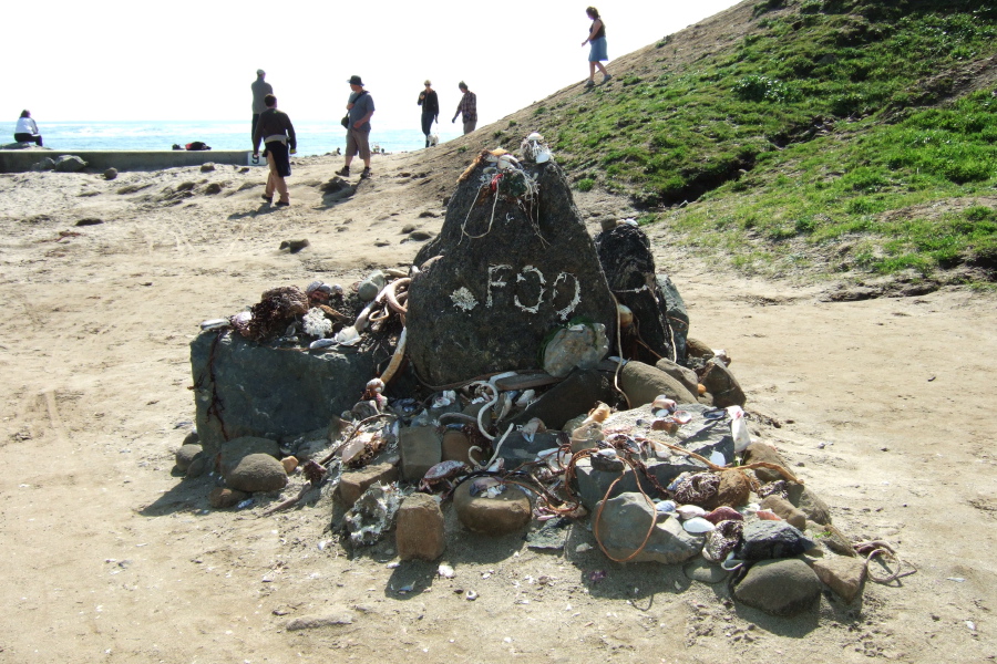 Memorial to Mark Foo at Pillar Point