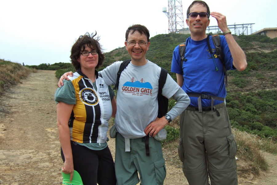 Regroup on the Ridge Trail where it becomes a fire road. (2)