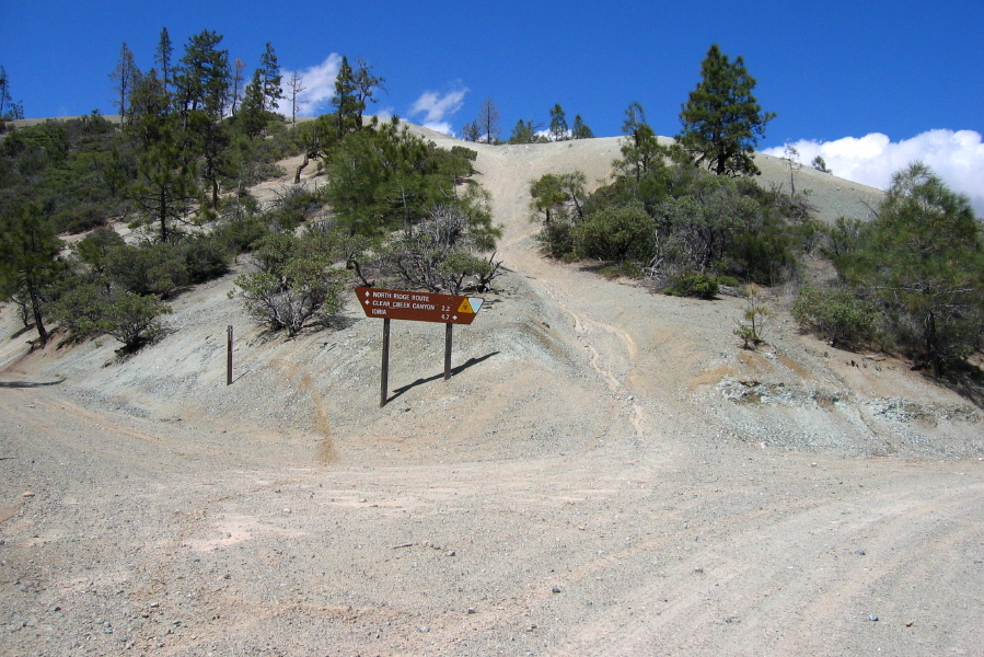 Junction with North Ridge Route. (4380ft)