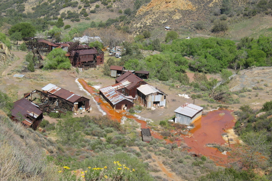 Acid Mine Drainage behind old mine buildings. (2850ft)