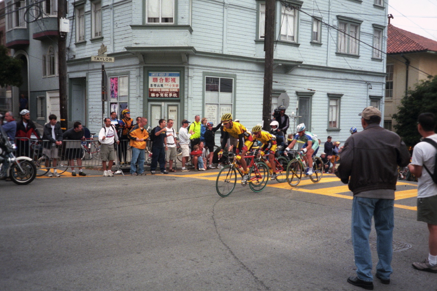 Race leaders climbing up Taylor Street.