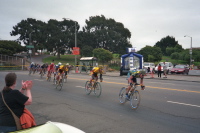 The peloton passes Laguna and Marina (3)
