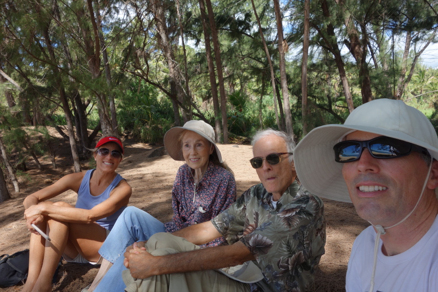 Group photo at Keoniloa Beach