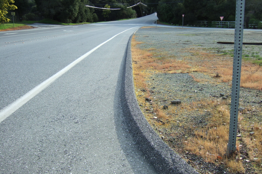 Traffic island at Sand Hill Rd. and Whiskey Hill Rd. where Jobst Brandt crashed.