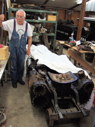 Disassembled engine 1913, lower-half.