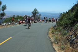 Crowds and bikes line Summit Road.