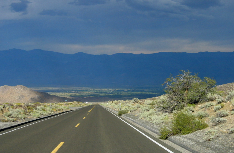 Descending CA168 into Bishop.