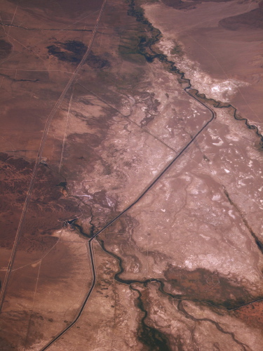 US395, The Owens River, and the Los Angeles Aquaduct north of Independence.