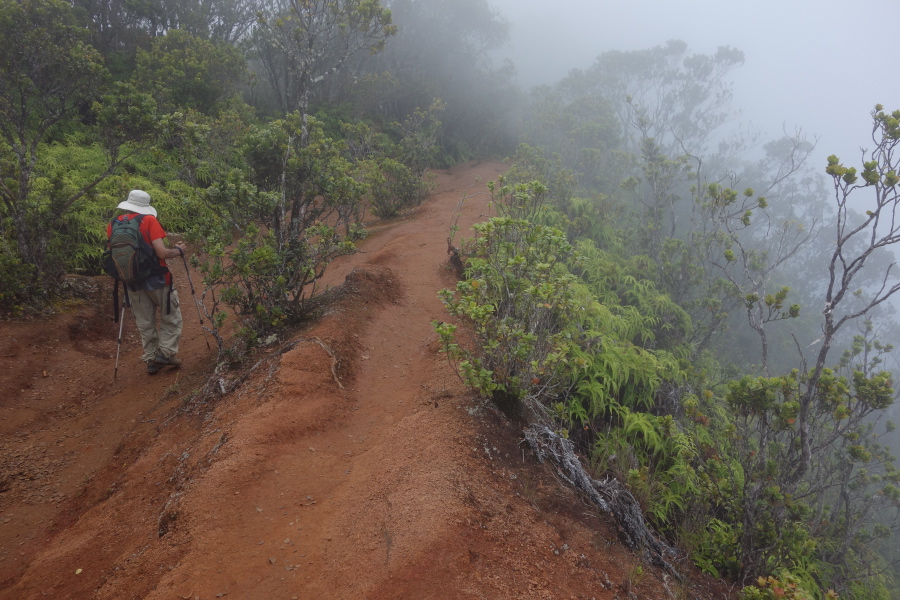 The clouds are closing in on the ridge.