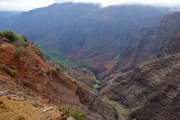 View across the canyon to Pu'u Hinahina Lookout