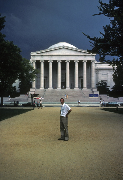 David on the Mall in front of the National Gallery